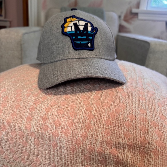 New Era 39Thirty Fitted Milwaukee Brewers City Connect Hat - Picture 1 of 4